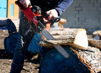 Milwaukee Battery Powered Cordless Chainsaw