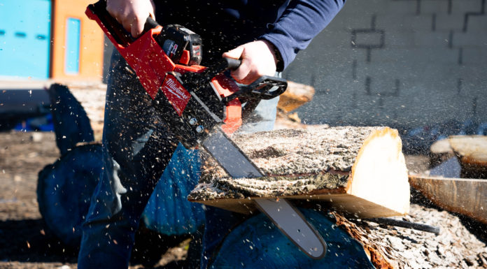 Milwaukee Battery Powered Cordless Chainsaw